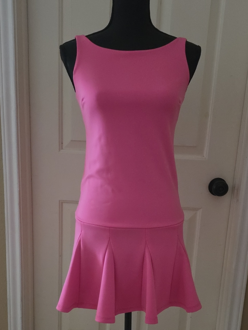 Made In ROMANIA PINK MINI DRESS SIZE 0 STRECHY MATERIAL